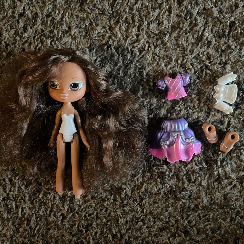 Dress Up Yasmin (2008) | Bratz